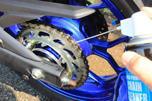 MT-03ABSのドライブチェーンのメンテナンス初級編注油