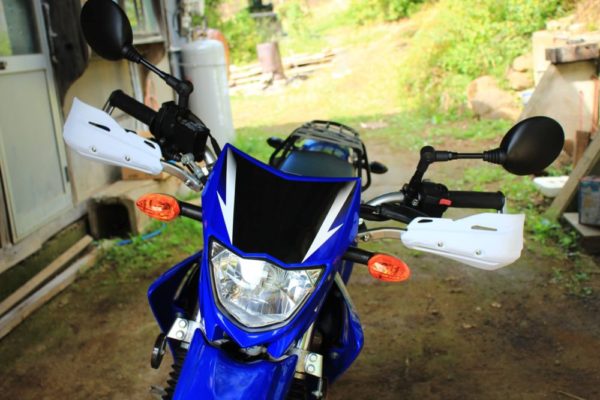 オフロードバイクの定番ハンドガードを取付る「XTZ125編」