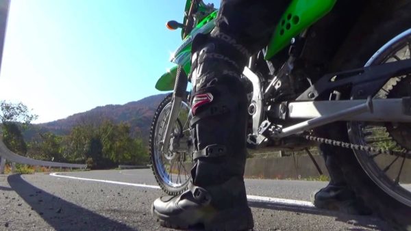 KLX125のオンロードでのレビュー「動画あり」