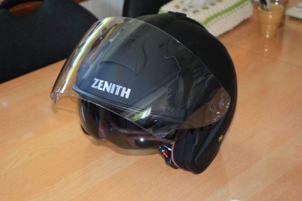 Dioのメットインにすっぽり入るヤマハのヘルメットYJ-14