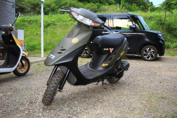 DioFit林道激走仕様を作る「外装塗装ザク化編」AF27 ｜ バイクとオッサン